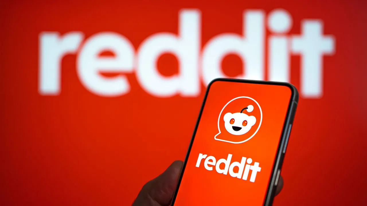 Simple Steps to Save Reddit Videos to Your Device: A Beginner's Guide iamge